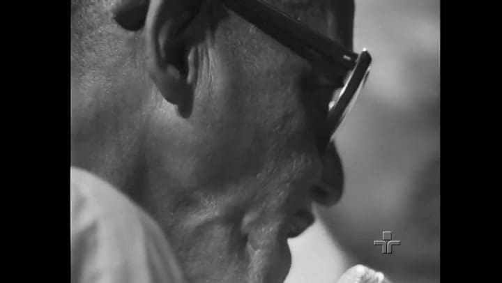 Cartola "Preciso Me Encontrar"