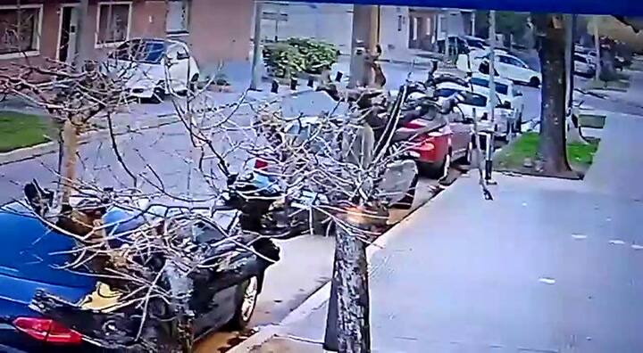 Un expresidente de Chacarita fue amenazado con una ametralladora en una entradera
