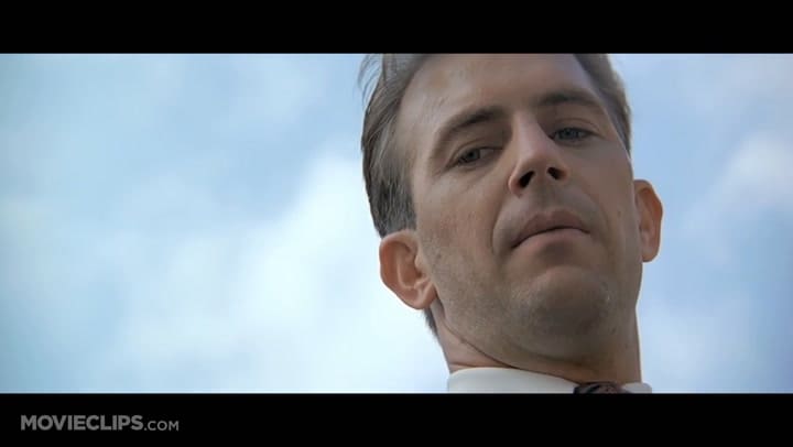 Billy Drago y Kevin Costner, en un fragmento de Los Intocables - Fuente: YouTube