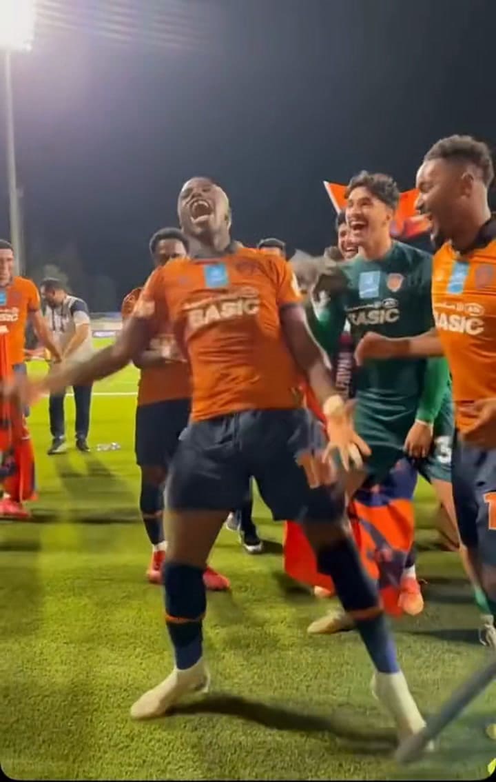 Los bailes, un gesto característico de Fashion Sakala