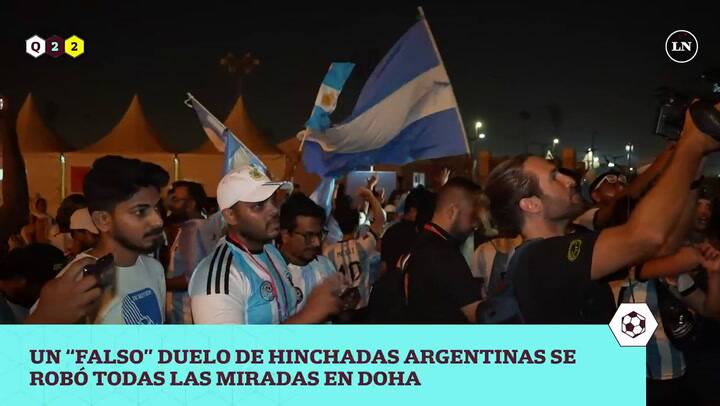 Duelo de hinchadas en Qatar mientras se espera por la llegada de la seleccion - Video: Matías Boela.