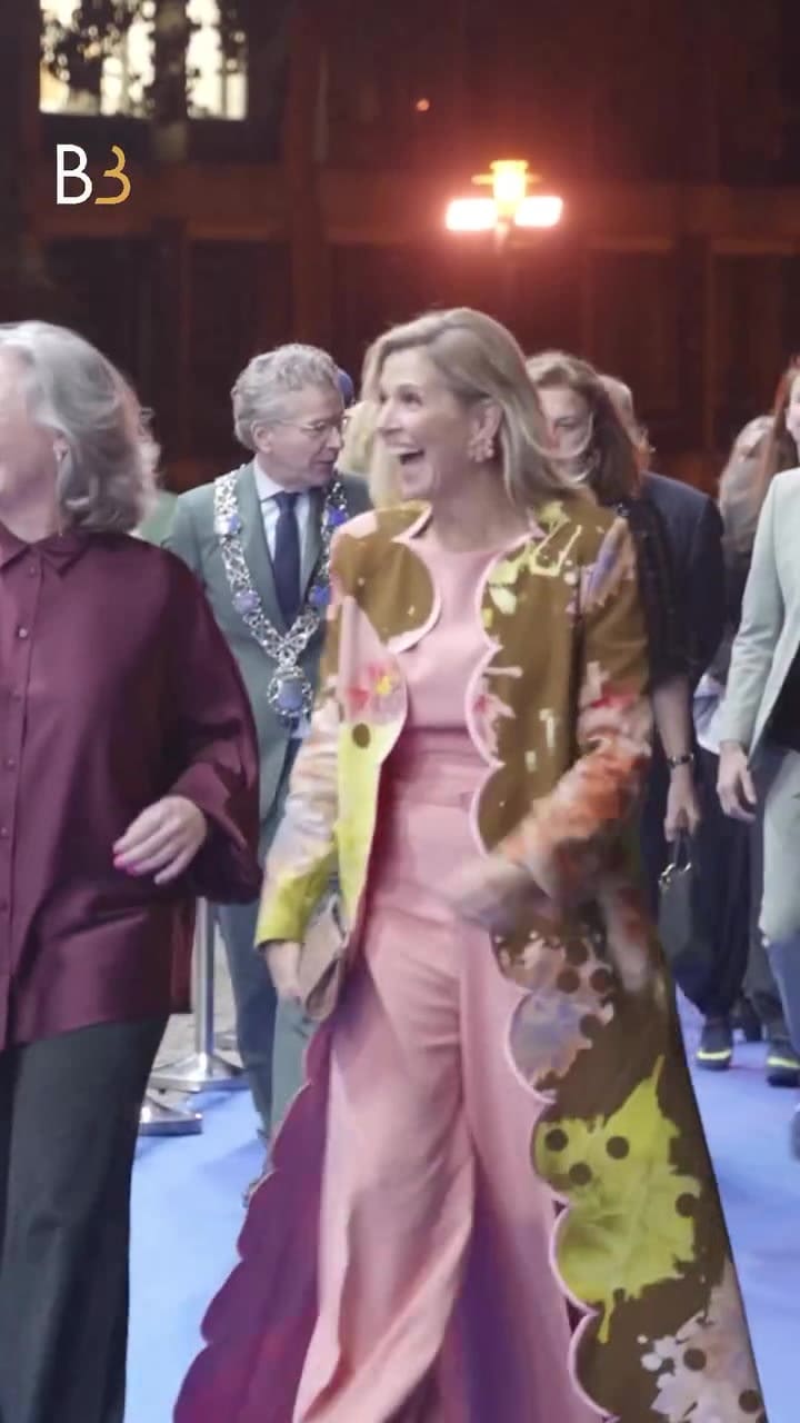 El espectacular abrigo de la reina Máxima