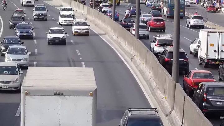 El influencer mostró su reacción al ver un supermercado