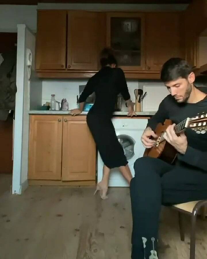 Tomás Carnelli y Agostina Tarchini, continúan bailando en su confinamiento en París