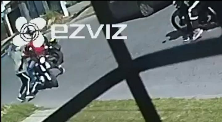 ¡Es lo único que tengo!': así se defendía un motociclista del robo de su rodado