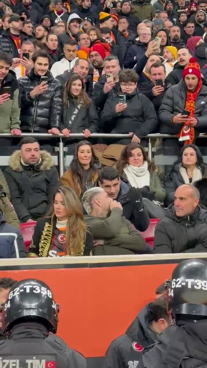 Los usuarios de las redes quedaron impactados con el look de la China Suárez