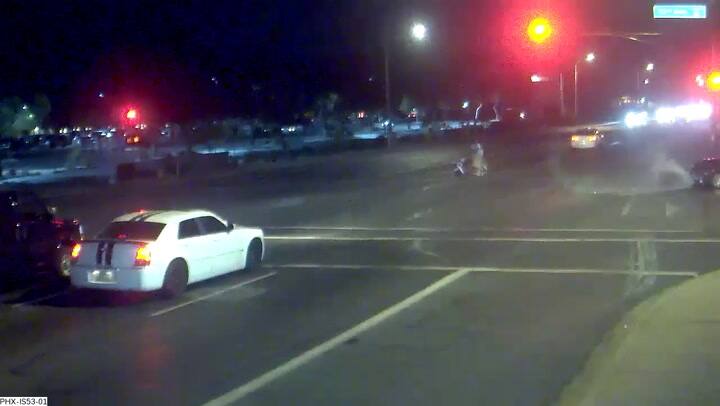 El choque de dos autos tras pasar un semáforo en rojo. Fuente: Facebook