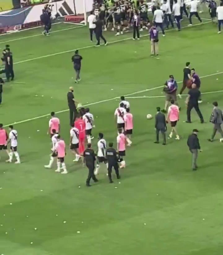 Maxi Salas' personal aggression after defeat in the Super Classic