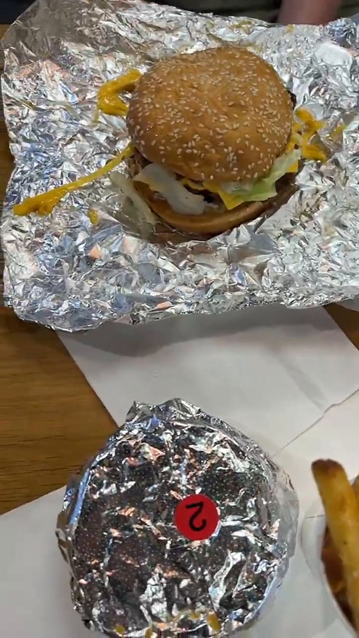 Una mujer acudió a un restaurante de comida rápida y se llevó una sorpresa con la cuenta