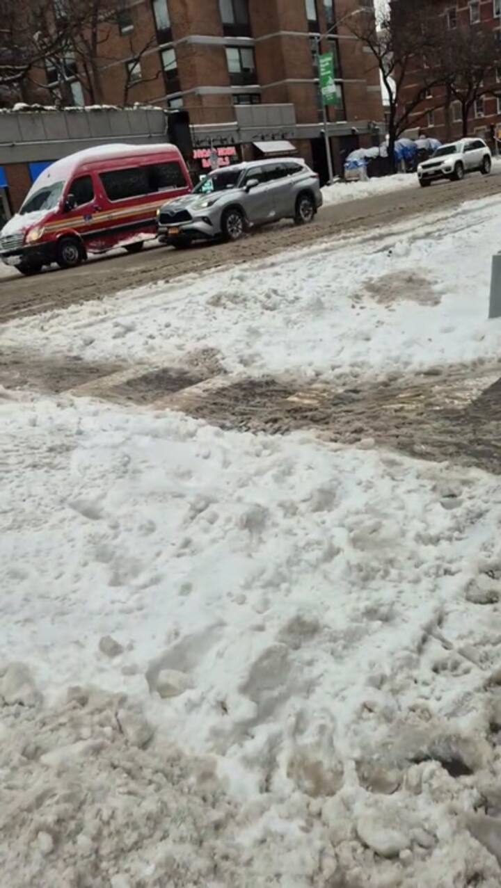Las Imágenes De Las Calles De Nueva York Tras La Tormenta Invernal Y Acumulación De Nieve