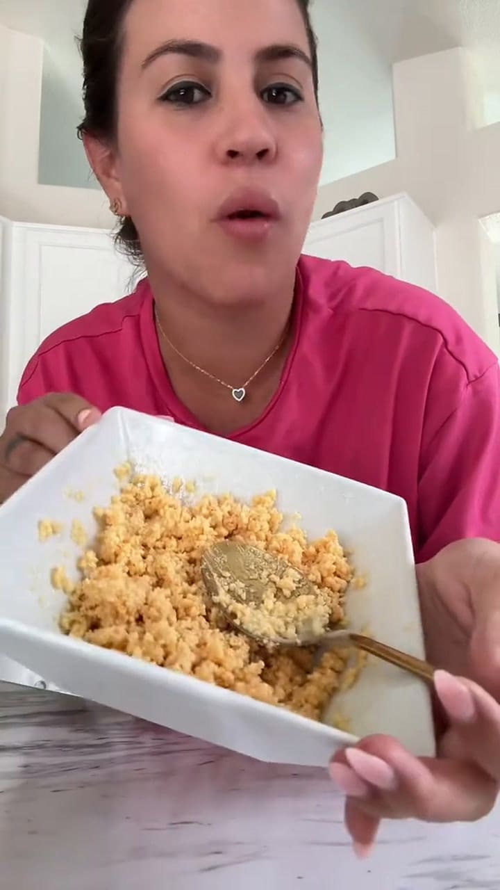 La tiktoker cubana compartió su receta para preparar dulce de leche en microondas (TIkTok: @rodri.marianlea)