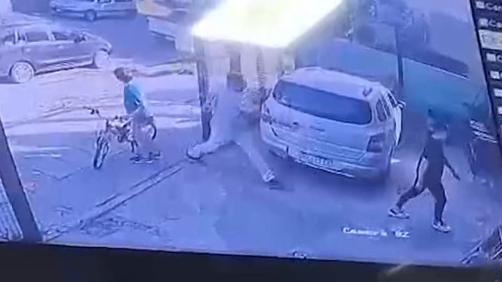 Ataque de la mafia china en un supermercado de Ituzaingó