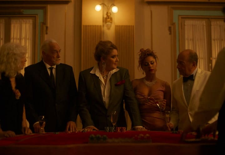 Lali Espósito, a los besos con Leonardo Sbaraglia