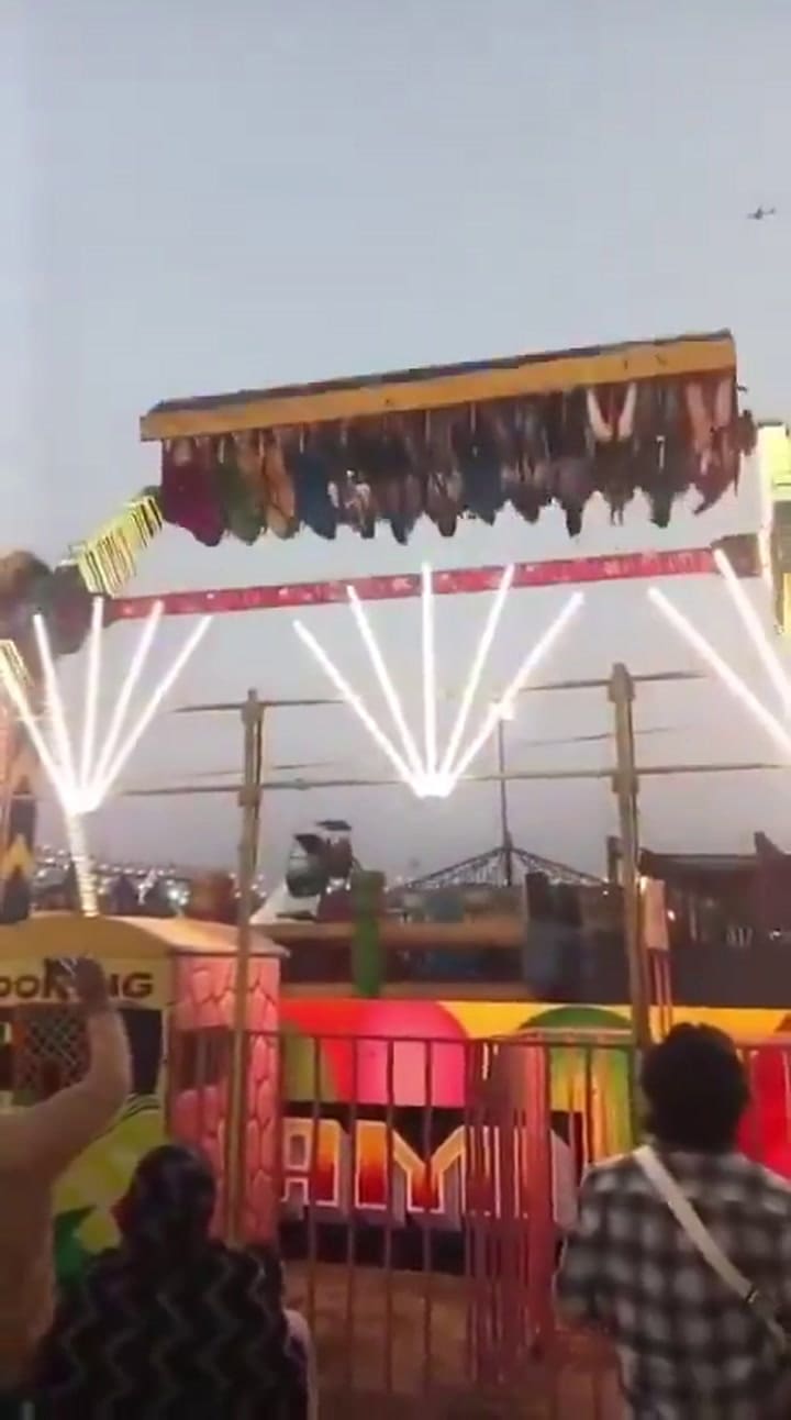 Una persona murió por el colapso de un juego en India