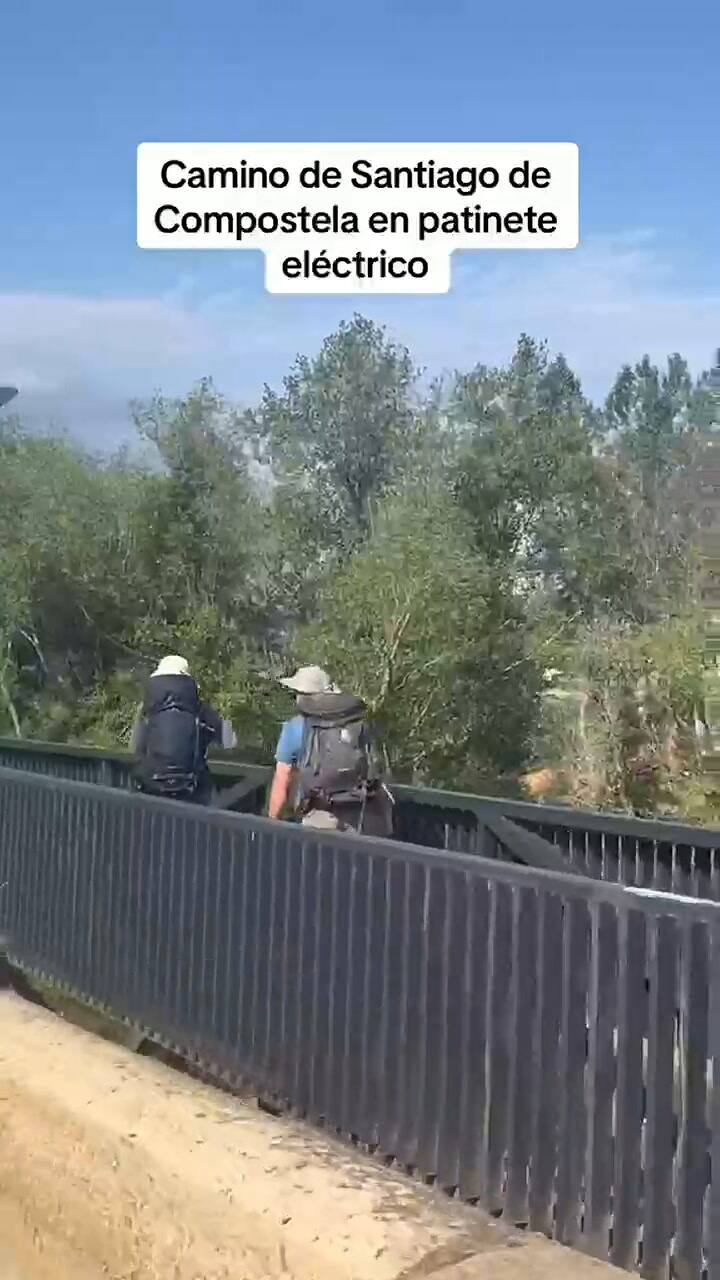 Uno de los videos donde mostró su viaje por Santiago de Compostela