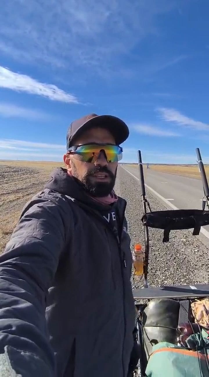 Travesía a pie de Jesús Ledesma por la Ruta Nacional 40