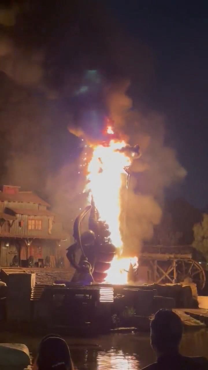 Se registra incendio en una atracción de Disneyland