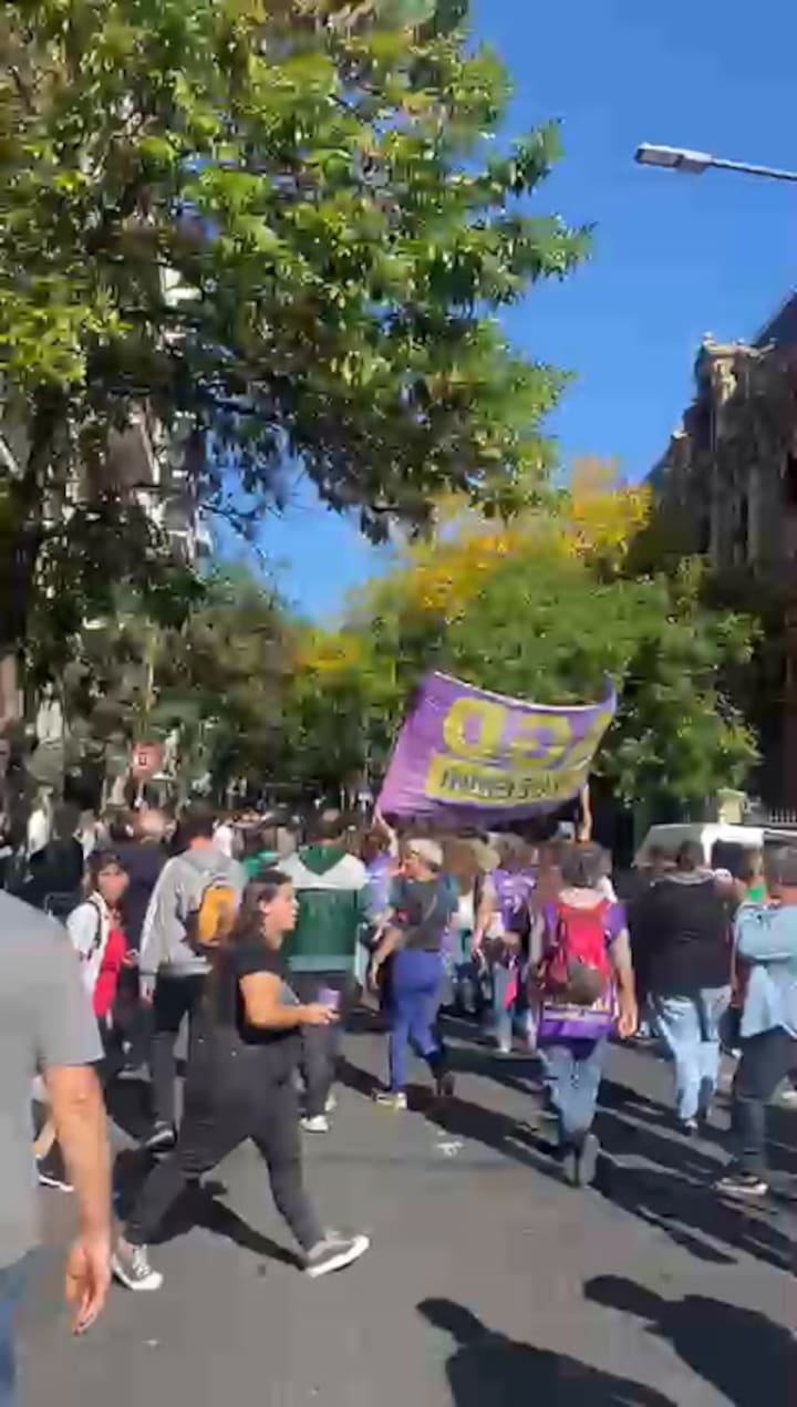 Marcha universitaria - Riobamba | LA NACION