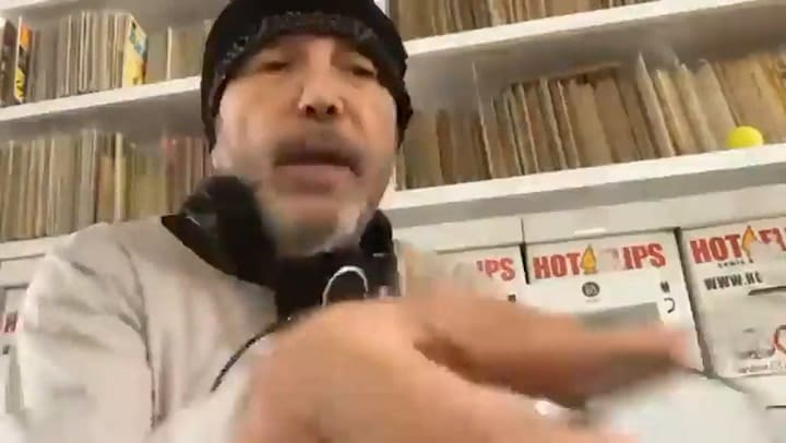 El músico colombiano mostró su apoyo a los enfermos de coronavirus en redes