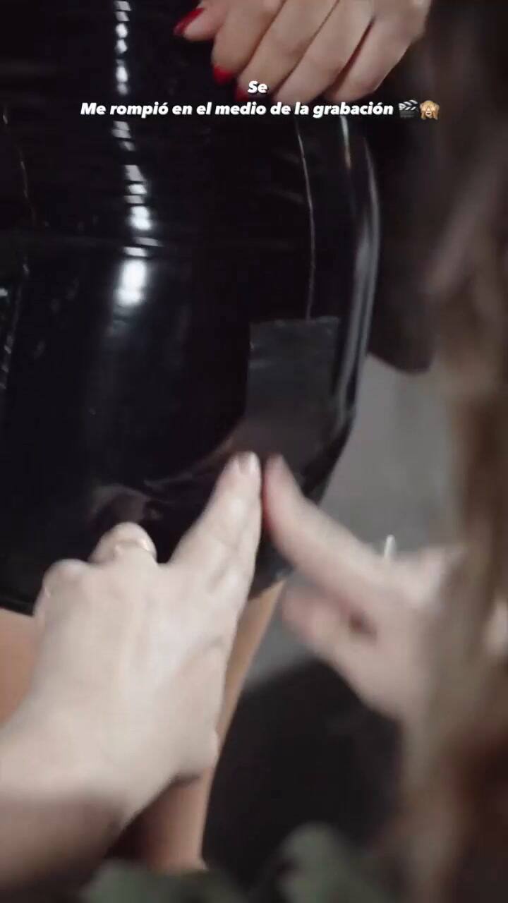 A Flor Vigna se le rasgó el vestido en plena grabación de su videoclip