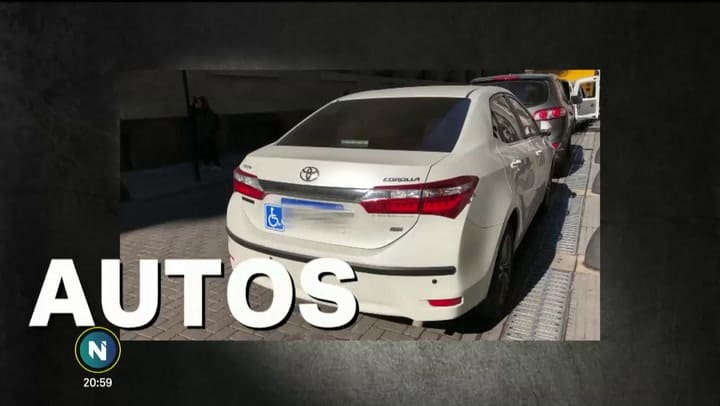 Miles de personas tiene un certificado de discapacidad trucho en el auto - Fuente: TELEFE Noticias