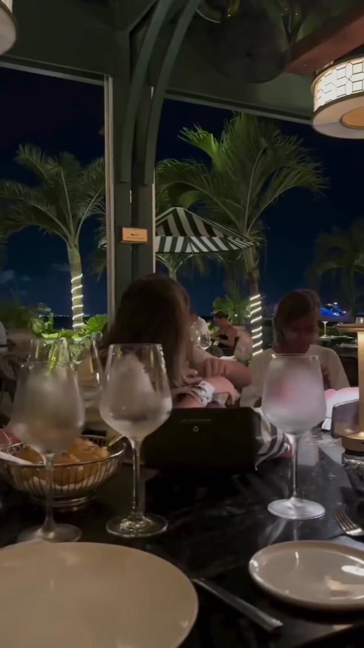 Las vacaciones familiares de Cinthia Fernández y Roberto Castillo