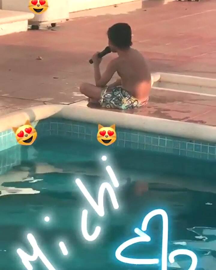 El hijo de Luis Miguel cantó y sorprendió a los fanáticos por su voz