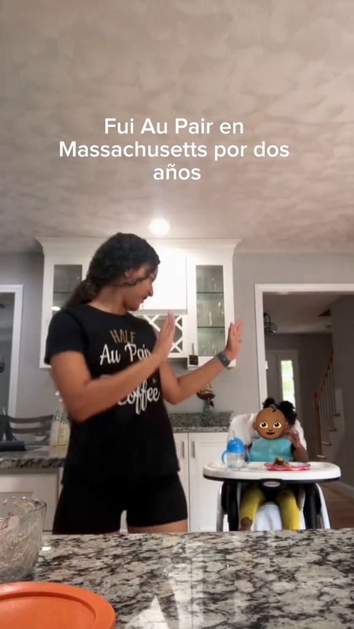 Es colombiana y dejó su estatus de estudiante para volver a su país