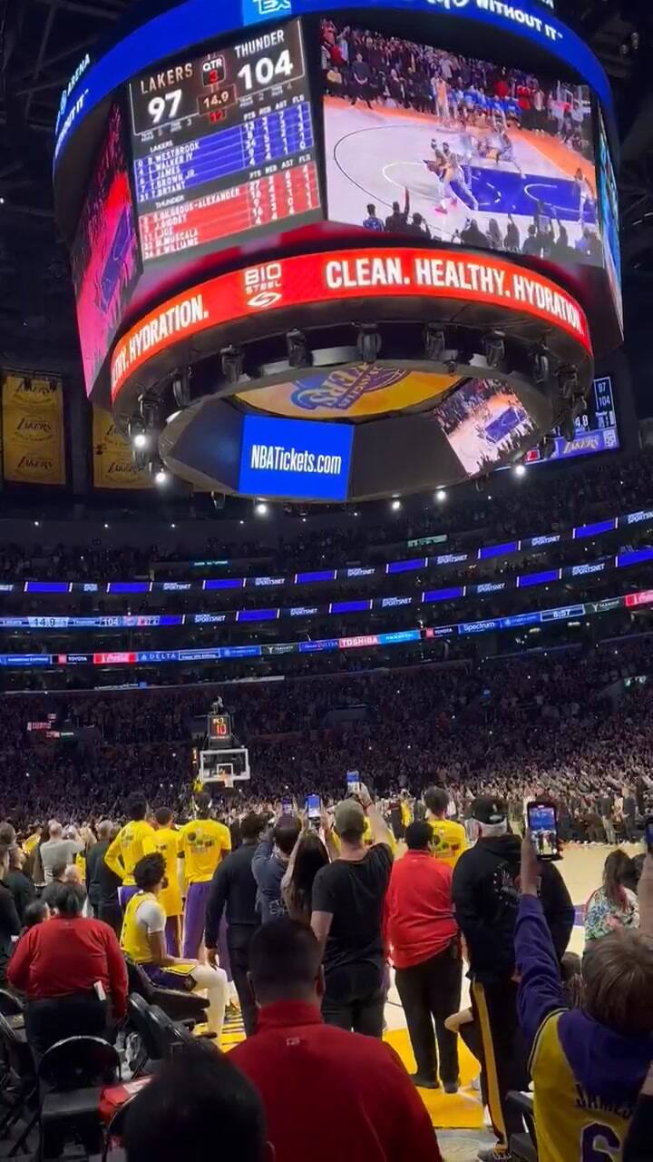 Así anotó LeBron su tanto 38.388