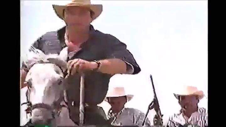 Escenas de Shakira en la novela El Oasis - Fuente: YouTube