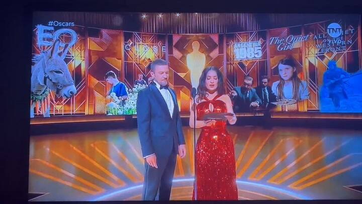 La reacción de Salma Hayek cuando anunció la Mejor Película Internacional en los premios Oscar 2023