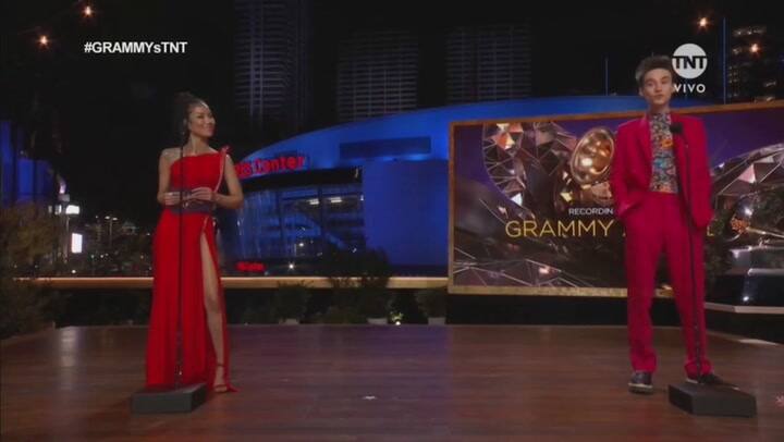 Future Nostalgia” por Dua Lipa gana 'Mejor vocales en un álbum pop'