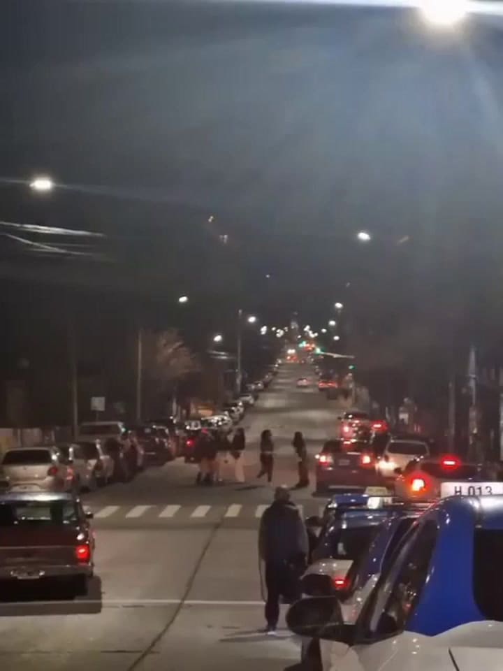 Fuerte pelea a la salida de un recital de "Karina"