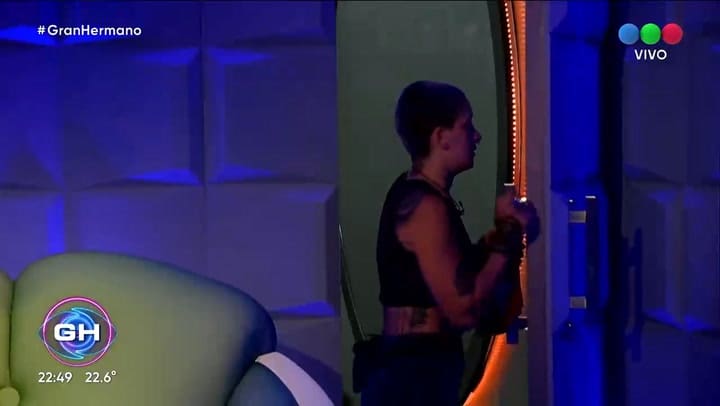 Juliana fue al confesionario para contar su versión de los hechos