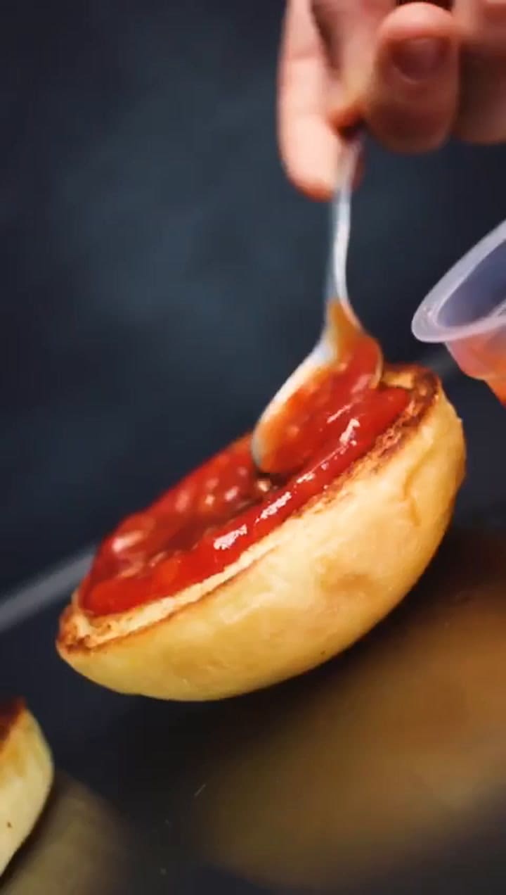 Así preparaba Agustín las hamburguesas