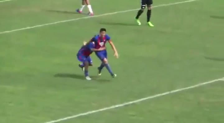 Quién es el chico de 14 años que entró en la historia del fútbol