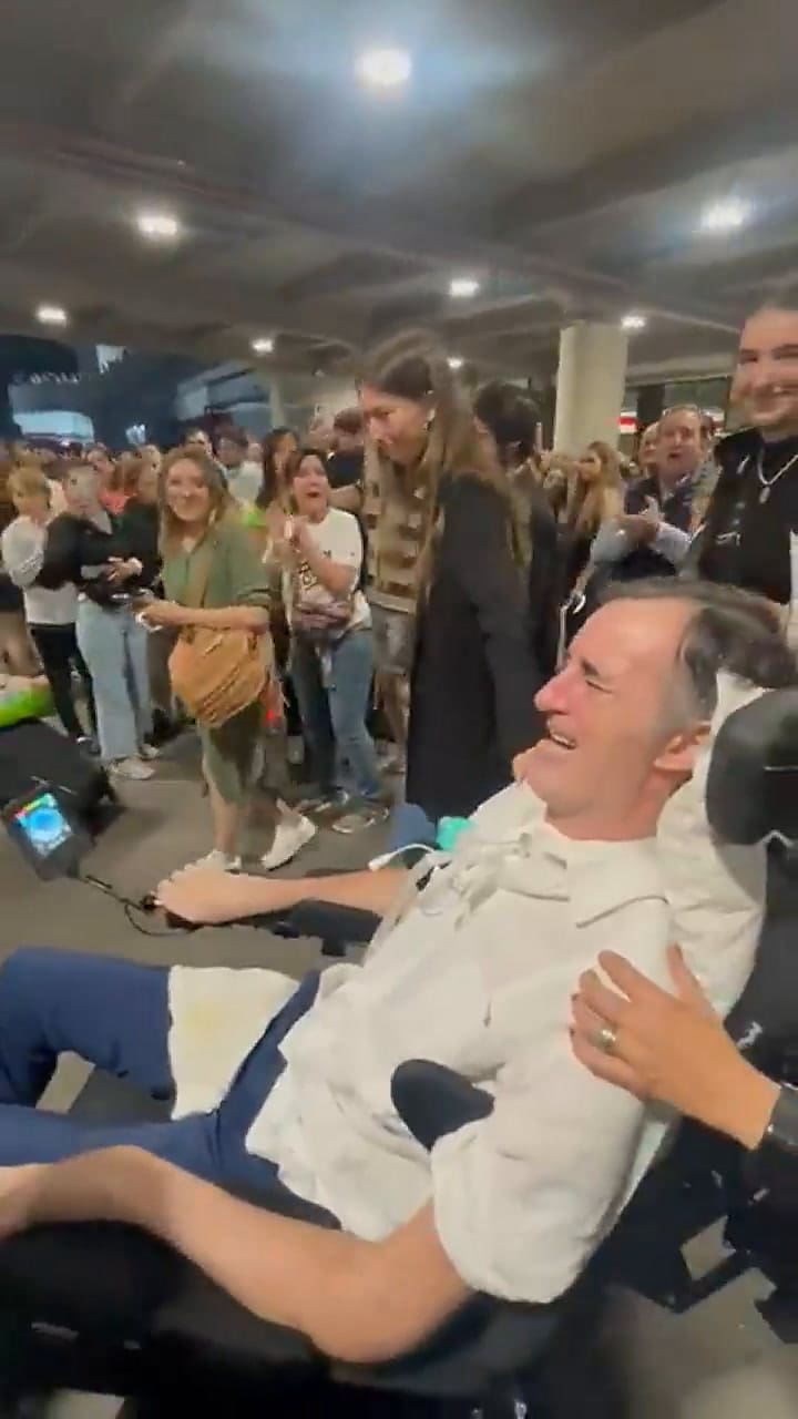 Esteban Bullrich fue ovacionado por la gente a la salida del recital de Coldplay en River