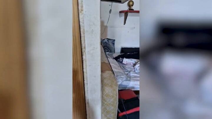 Descubrieron que tenía material de abuso sexual infantil en un celular que le prestó a su hijo menor