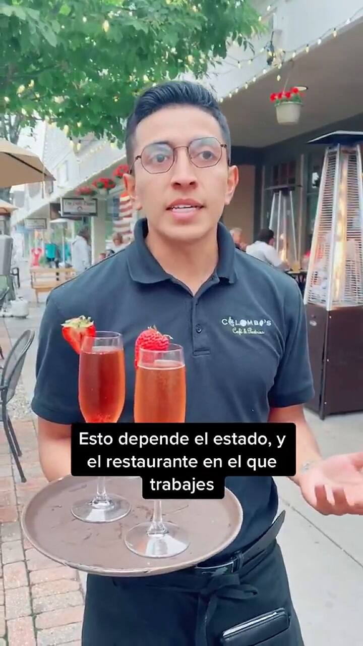 Este es el sueldo de un mesero en Estados Unidos, según un tiktoker