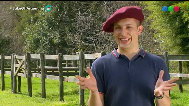 Gino hizo un pastel alusivo a su pueblo y Dolli lo reprobó porque lo llevó en un plato de trabajo