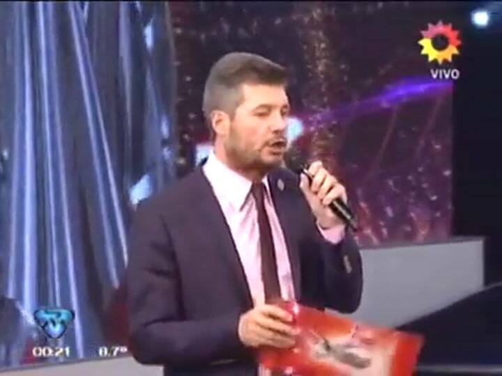 La abogada hot venció a Holyfield en ShowMatch