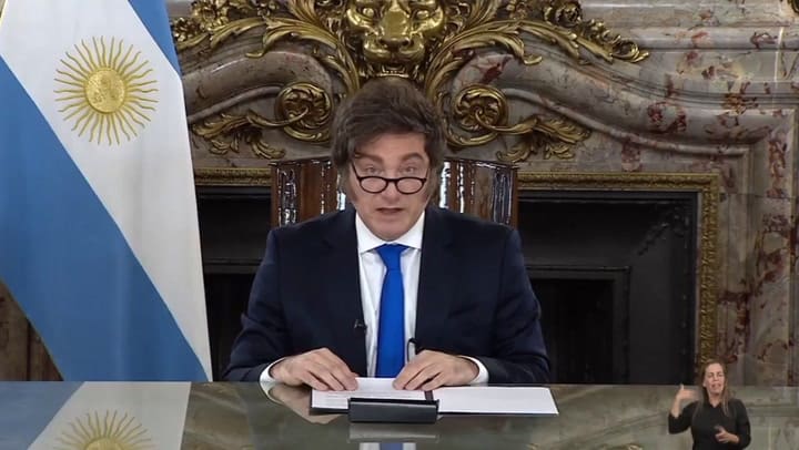 "Me va a tener que sacar con los pies para adelante": el mensaje de Milei al Congreso