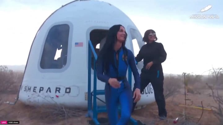 Rolling Stone En X Katy Perry Lands Safely And Kisses The Ground After Blue Origin Space Trip. She Sang What A Wonderful World While In The Space Capsule. Https T.co 1tdQ4FVvzL X