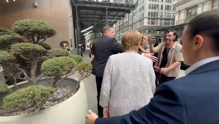 La llegada de Kristalina Georgieva a la reunión con Milei