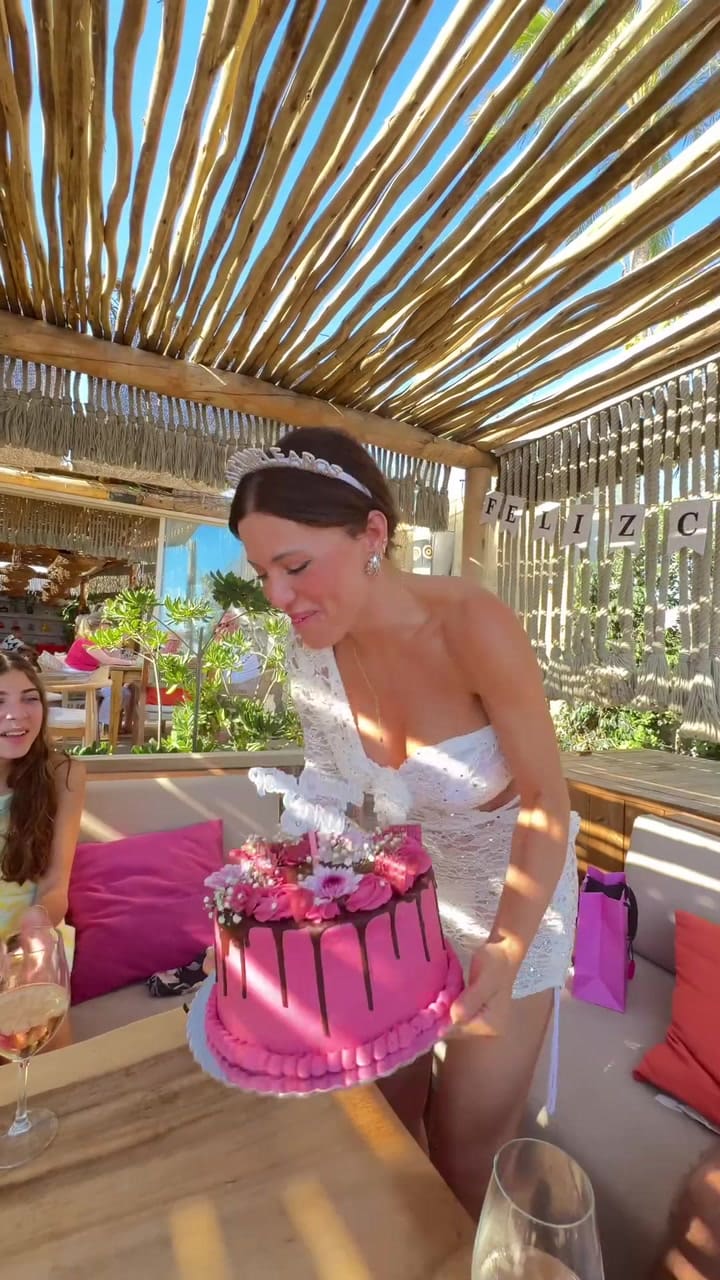 Así fue el festejo de cumpleaños de Evangelina Anderson en Marbella