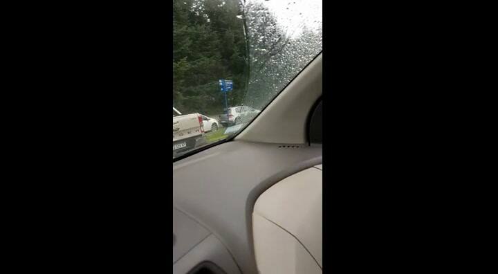 Fila para cargar nafta en Villa La Angostura