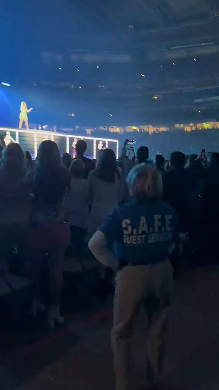 Una guardia de seguridad se volvió viral en TikTok que disfrutó el concierto de Taylor Swift