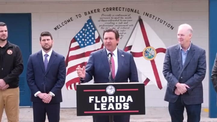 Ron DeSantis confirma nuevo centro de detención para migrantes