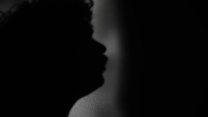 Las sombras - Fuente: YouTube