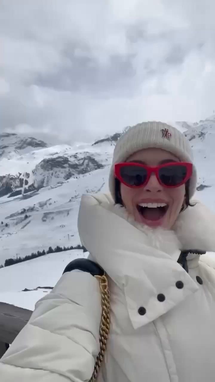 Anne Hatheway disfrutó de los alpes franceses